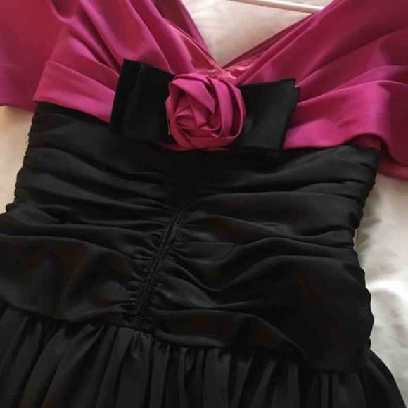 Dresses and Gowns for the Holiday Season - Picture 11 of 16